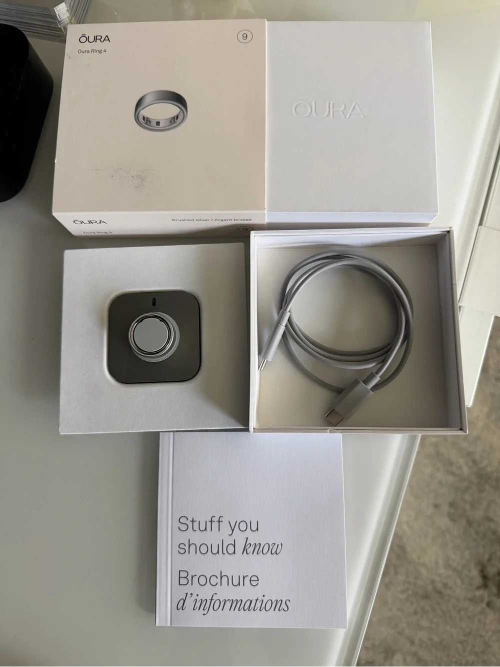 Oura Ring 4 in Brushed Silver: includes original packaging and 3 gold covers!